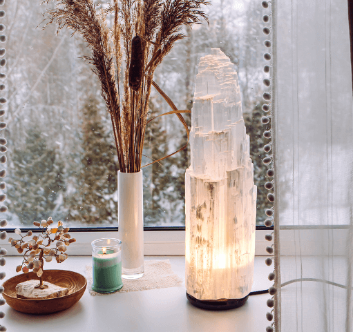 Benefit of a selenite lamp